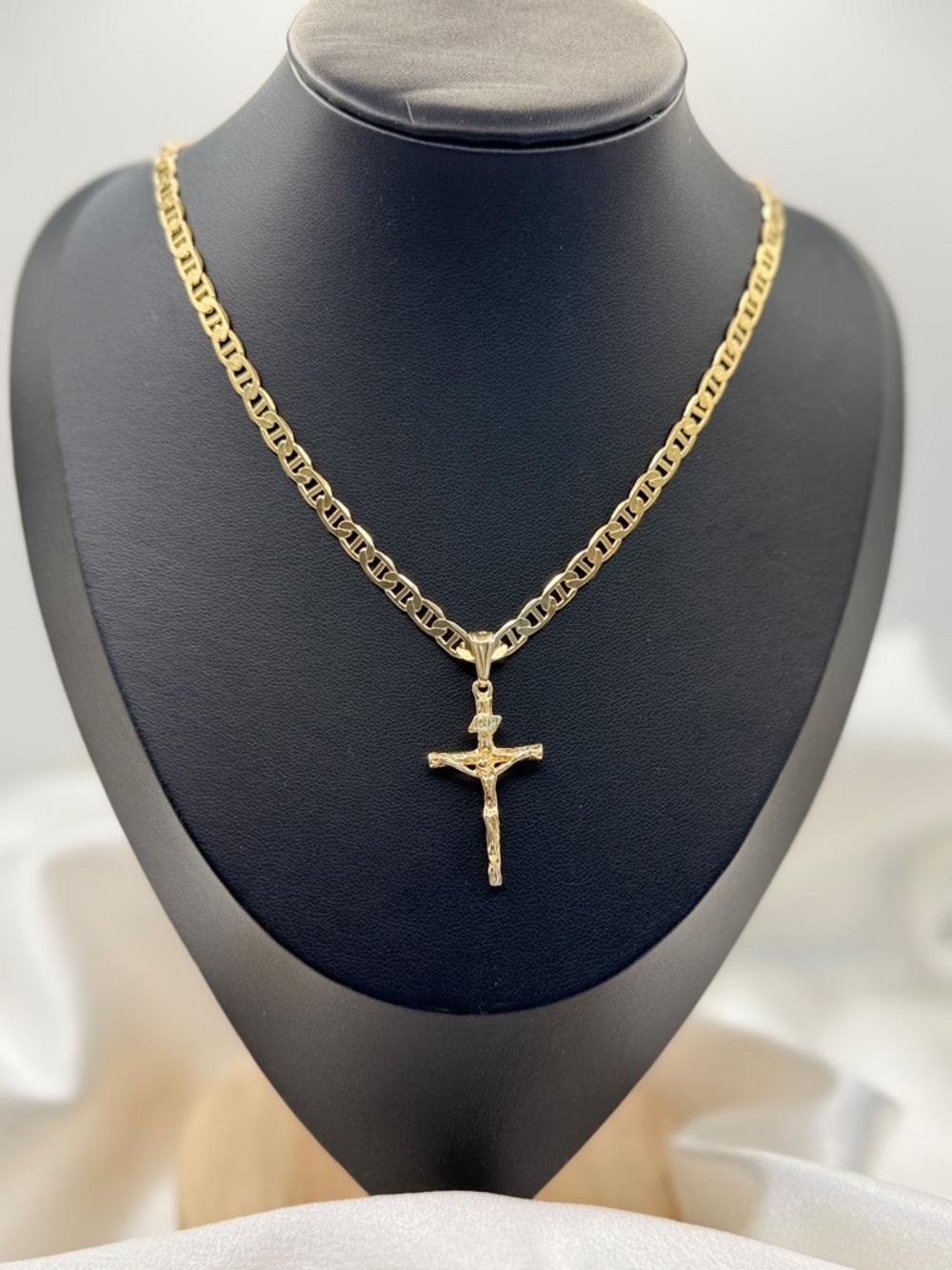 Boutique Crucifix Pendant Necklace | 20” 5mm Mariner Chain | 18K Gold Filled